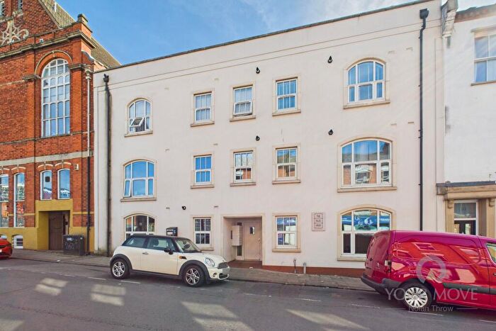 1 Bedroom Flat For Sale In Hazelwood Road, Northampton, NN1