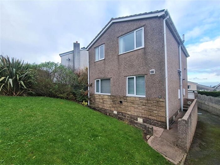 2 Bedroom Flat To Rent In Elizabeth Crescent, Whitehaven, CA28
