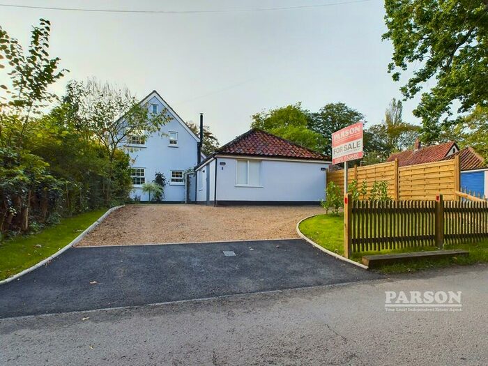 3 Bedroom Detached House For Sale In The Street, Thornham Magna, IP23