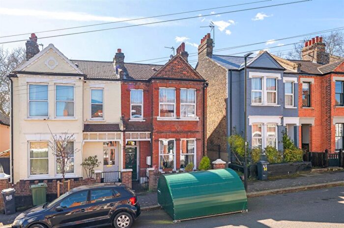 2 Bedroom Flat For Sale In Dassett Road, London, SE27