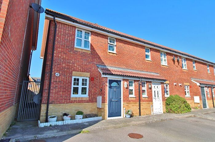 2 Bedroom End Of Terrace House For Sale In Westland Drive, Lee-On-The-Solent, PO13