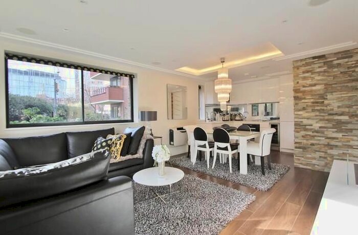 1 Bedroom Flat To Rent In Balmoral House, Windsor Way, Brook Green, W14