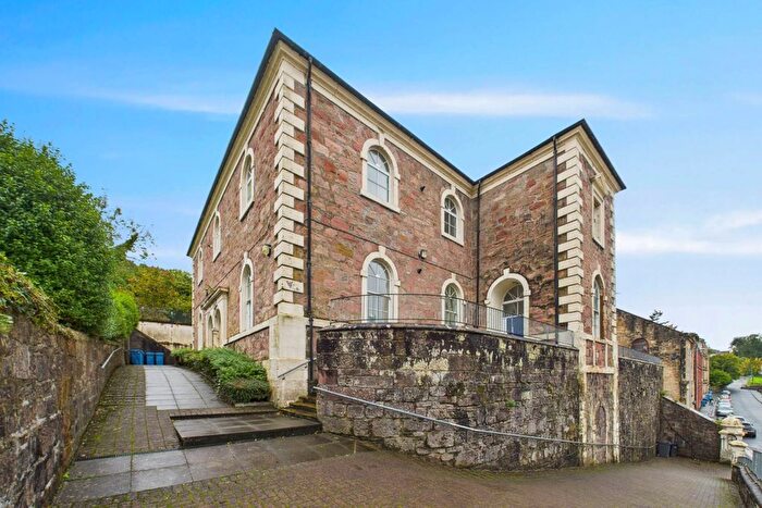 2 Bedroom Flat For Sale In Glen Avenue, Port Glasgow, PA14