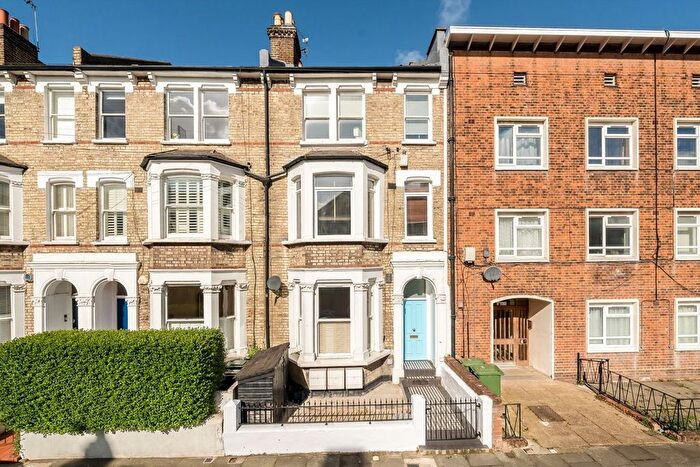 1 Bedroom Flat For Sale In Percy Road, Shepherds Bush, W12