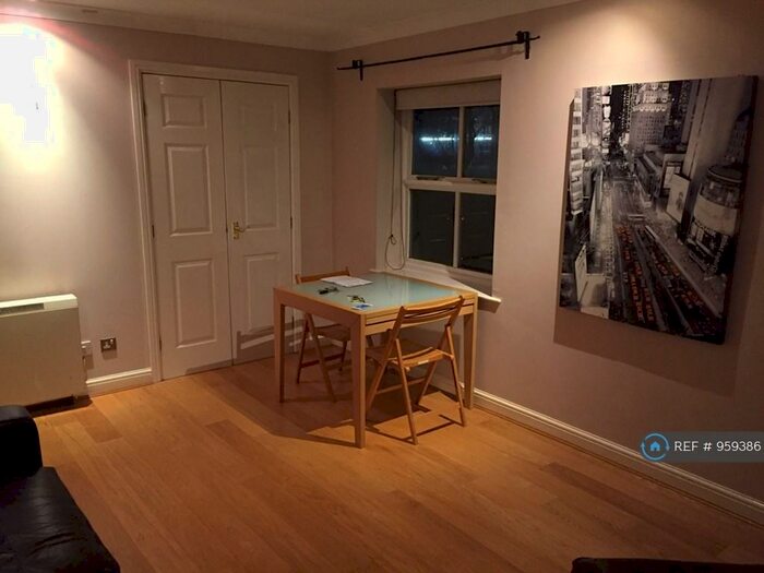 2 Bedroom Flat To Rent In Tall Trees, Manchester, M20
