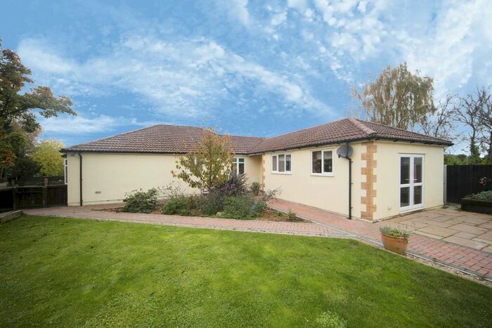 4 Bedroom Bungalow For Sale In Stembridge, Martock TA12