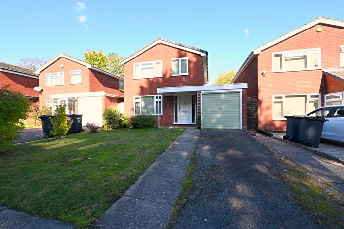 3 Bedroom Detached House For Sale In Greenside, Harborne, Birmingham, B17