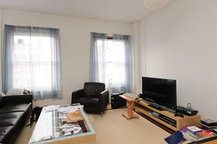 1 Bedroom Flat To Rent In Penton Street, Islington, London, N1
