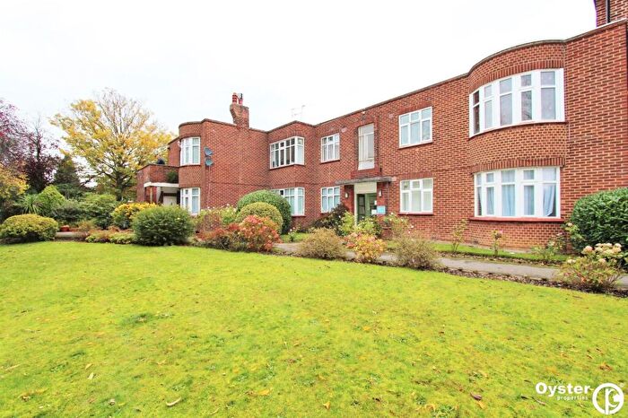 2 Bedroom Flat To Rent In Canons Park Close, Edgware, HA8