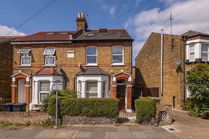 4 Bedroom Semi-Detached House To Rent In Alexandra Road, Hounslow, TW3