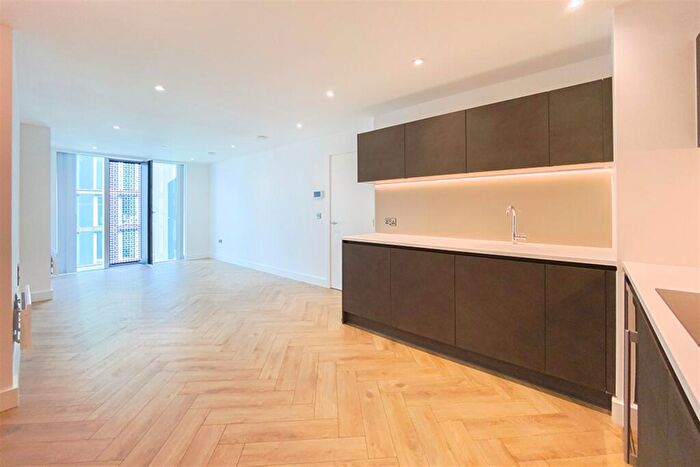 2 Bedroom Apartment To Rent In Elizabeth Tower, M15