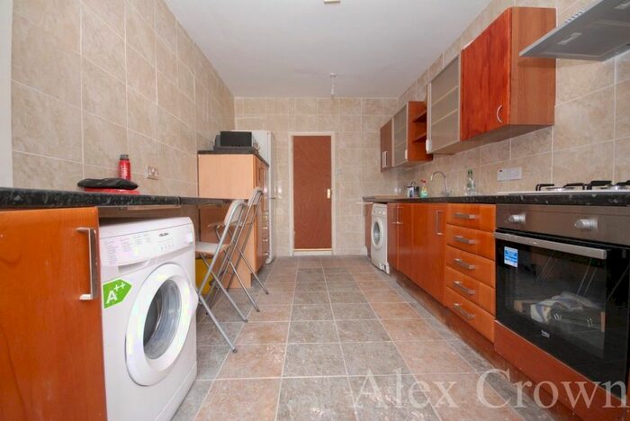 4 Bedroom Terraced House To Rent In High Street, Enfield, EN3