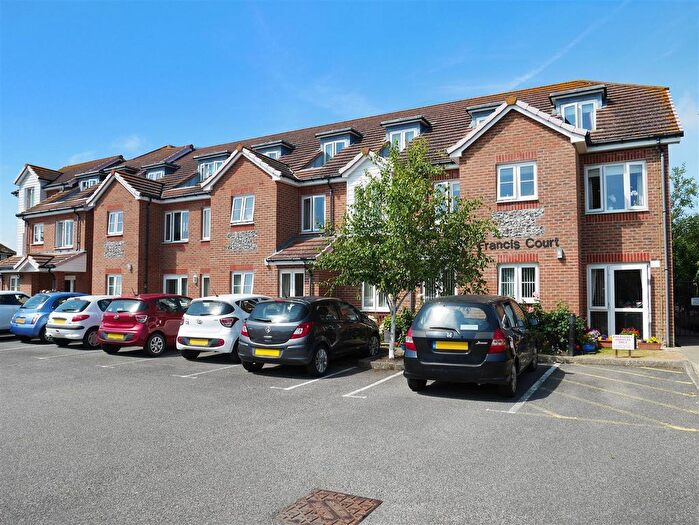2 Bedroom Flat For Sale In Francis Court, Church Street, Littlehampton, BN17