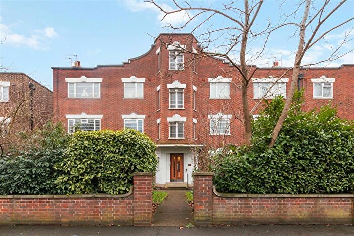 2 Bedroom Flat For Sale In Bushey Road, Raynes Park, SW20