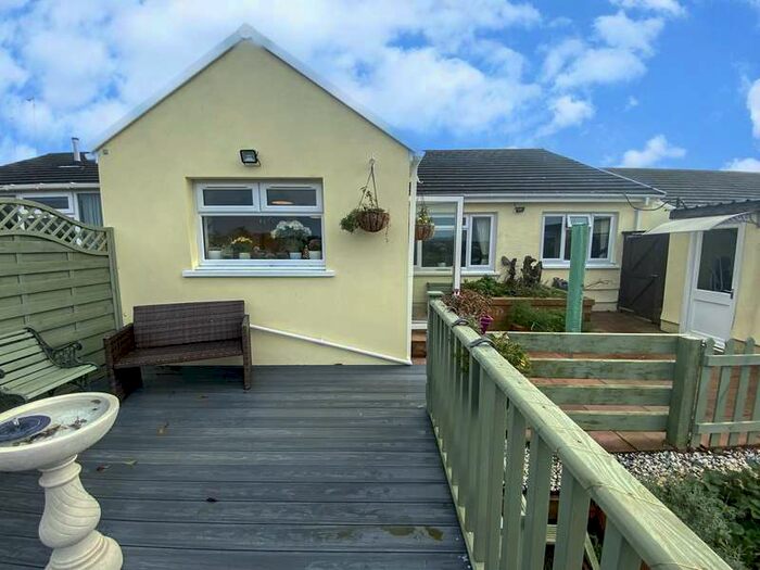 Houses for sale & to rent in SA73 1QF, The Promenade, Neyland West