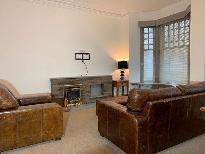 3 Bedroom Flat To Rent In Trinity Street, City Centre, Aberdeen, AB11