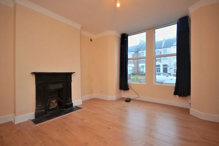 2 Bedroom Flat To Rent In Laleham Road, London SE6
