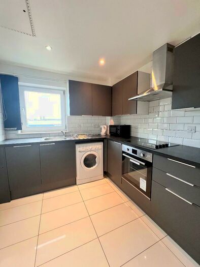 2 Bedroom Flat To Rent In Venus House, Westferry Road, Canary Wharf, London, E14