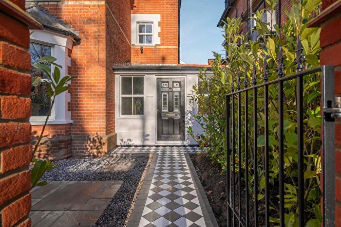5 Bedroom Town House To Rent In London Road, Ascot, SL5