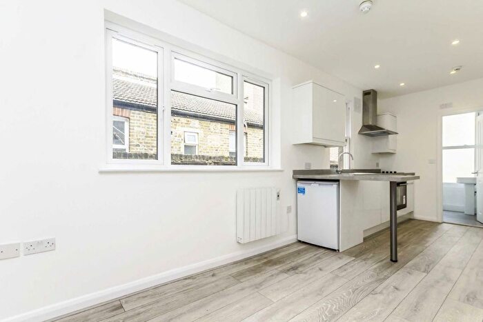 Studio To Rent In North End Road, West Kensington, W14