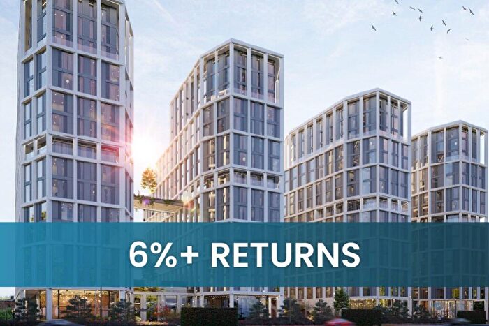 3 Bedroom Apartment For Sale In The Gateway, Liverpool Business District - %+ Returns | Prime Investment Opportunity, L3