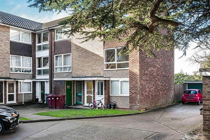 2 Bedroom Flat For Sale In Christchurch Road, Reading, RG2