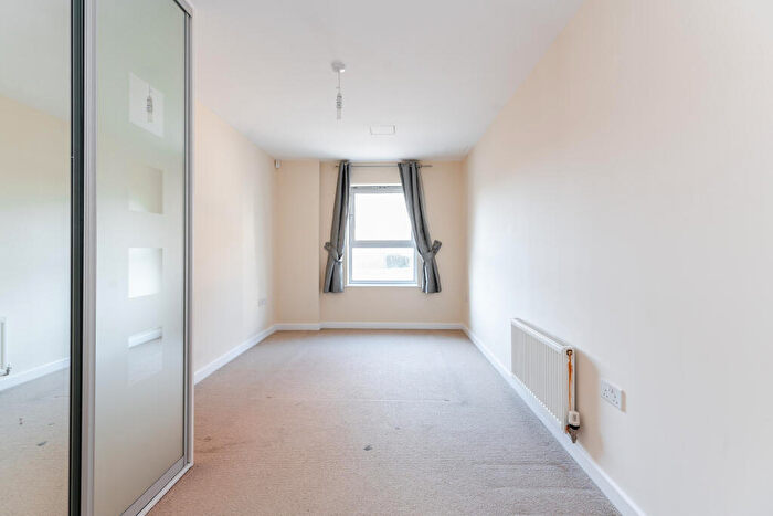 1 Bedroom Flat To Rent In South Woodford, E18