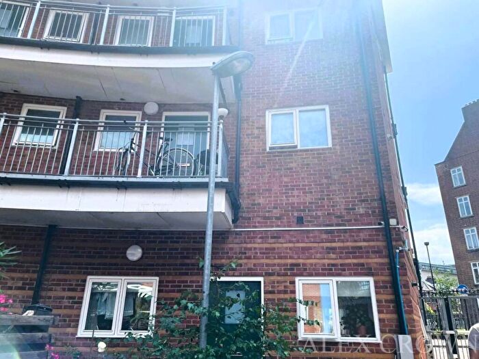 3 Bedroom Flat To Rent In Jeeva Mansions, Shacklewell Lane, Dalston, N16