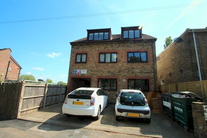 1 Bedroom Flat To Rent In Badgers Court, Forest Road, Leytonstone, E11