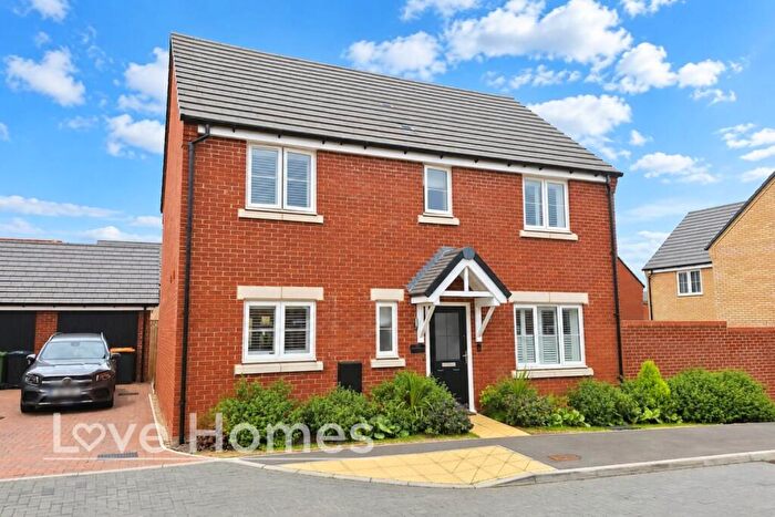 4 Bedroom Detached House For Sale In Sky Gardens, Houghton Regis, LU5