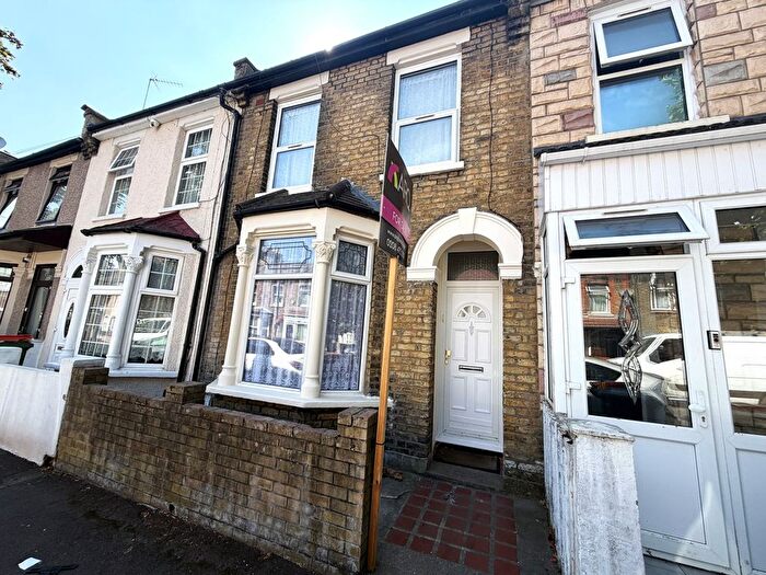 3 Bedroom Terraced House For Sale In Oakfield Road, East Ham, E6