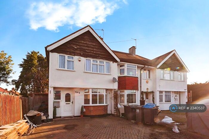 3 Bedroom End Of Terrace House To Rent In The Glade, Croydon, CR0