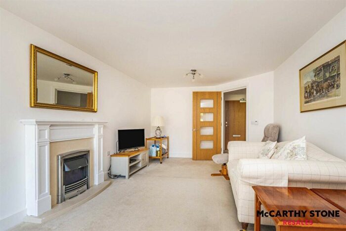 2 Bedroom Apartment For Sale In Turner House, St. Margarets Way, Midhurst, GU29