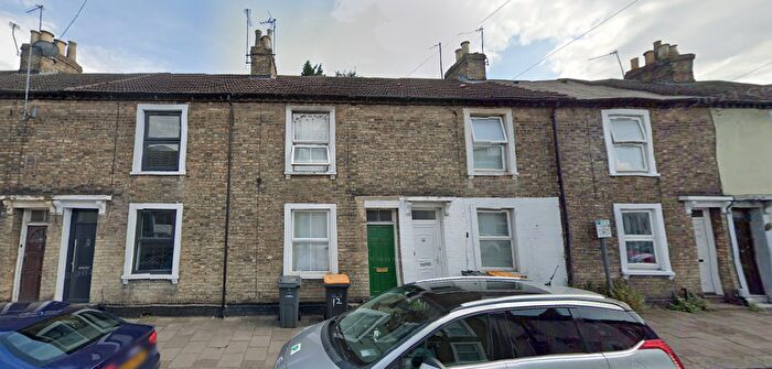 2 Bedroom Terraced House To Rent In Commercial Road, MK40