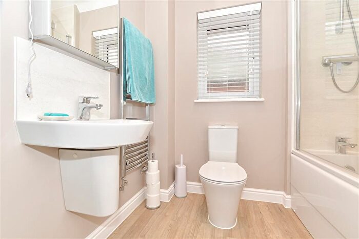 4 Bedroom Detached House For Sale In Great Threads, Staplehurst, Kent, TN12