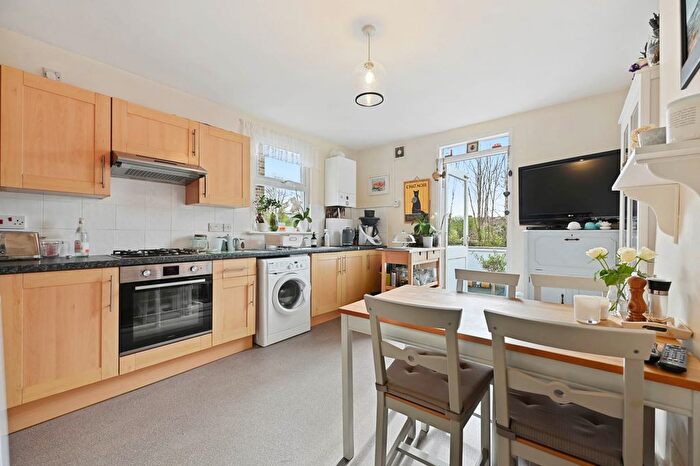 5 Bedroom Terraced House For Sale In Gleneagle Road, Streatham Common, London, SW16