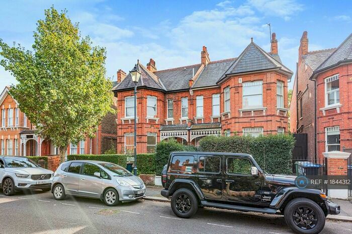 2 Bedroom Flat To Rent In Cricklewood, London, NW2