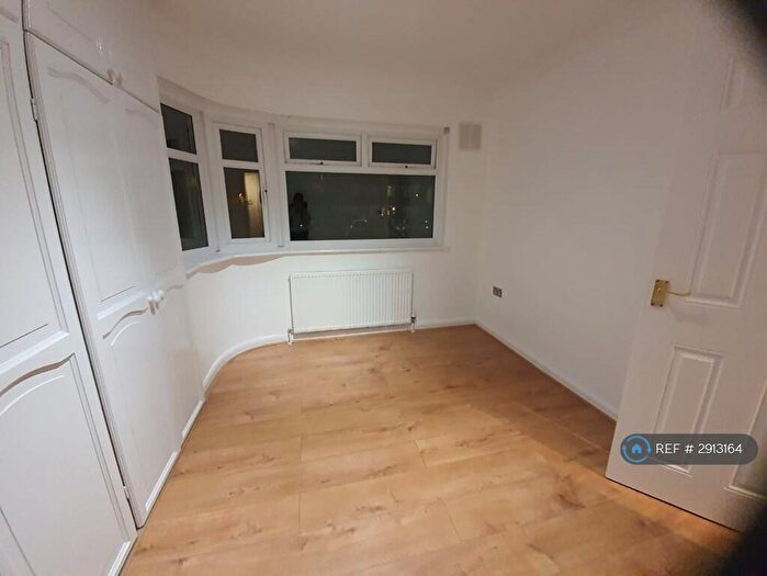 2 Bedroom Maisonette To Rent In Wrythe Lane, Carshalton, SM5