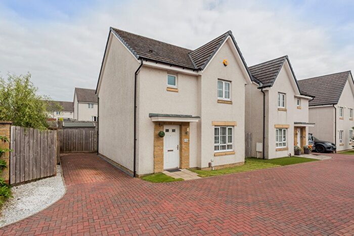 3 Bedroom Detached House For Sale In Merchiston Oval, Brookfield, PA5