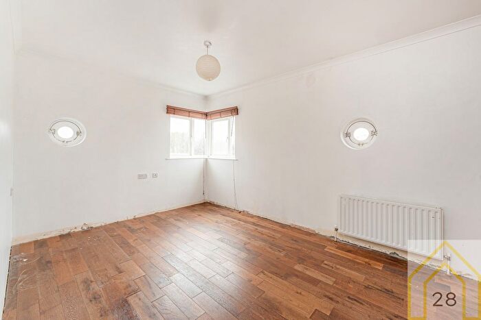 2 Bedroom Flat For Sale In Eastway, London, E9