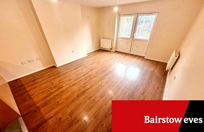 3 Bedroom Property To Rent In Manorhouse Close, Walsall, WS1