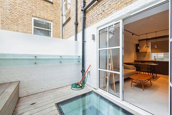 2 Bedroom Flat To Rent In Old Gloucester Street, London, WC1N