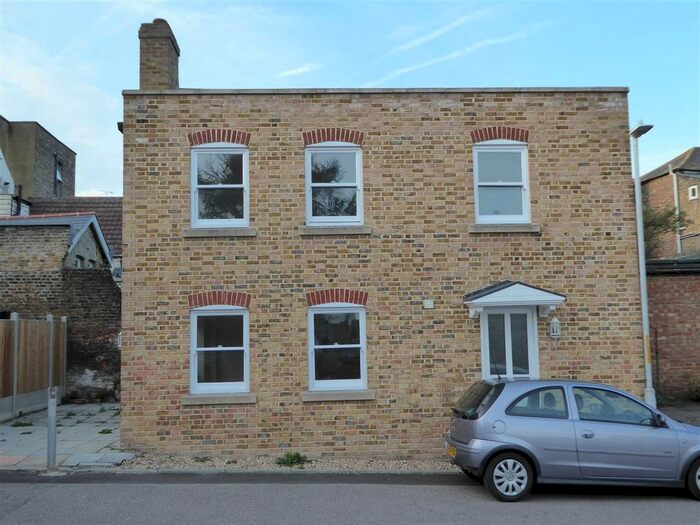 3 Bedroom Detached House To Rent In Cavendish Place, Ramsgate, CT11