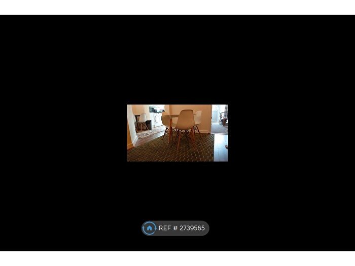 5 Bedroom Semi Detached House To Rent In Honeysuckle Road, Southampton, SO16