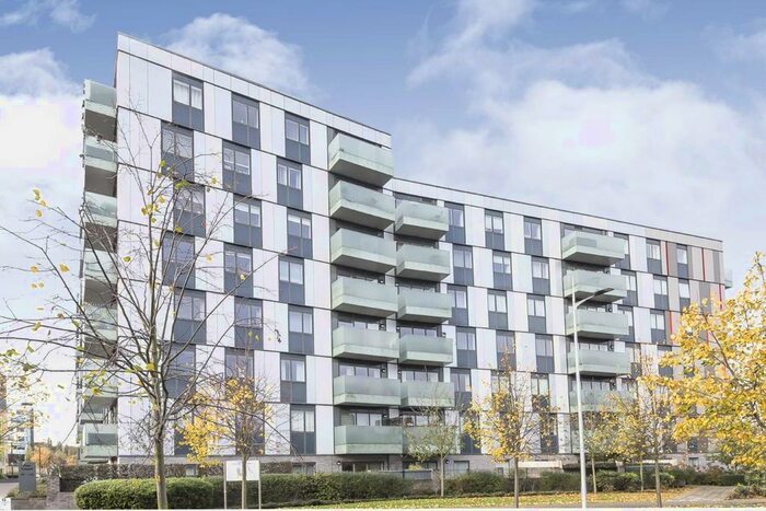 1 Bedroom Flat To Rent In Lakeside Drive, Park Royal, London, NW10