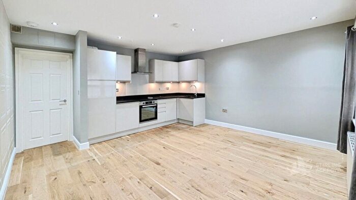 2 Bedroom Maisonette To Rent In Oval Road, Croydon, CR0