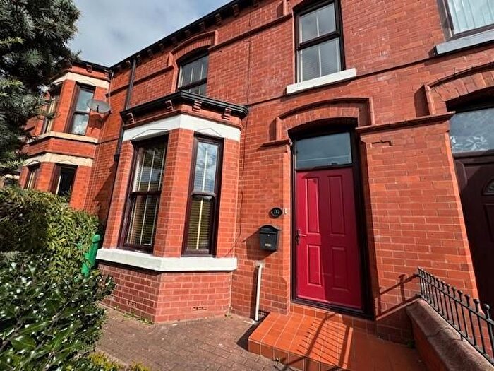 3 Bedroom Town House For Sale In Droylsden Road, Manchester, M40