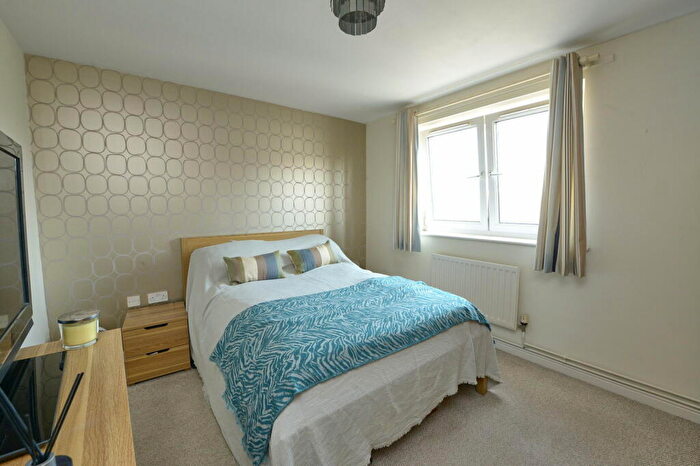 1 Bedroom Flat For Sale In Old Dairy Close, Fleet, GU51