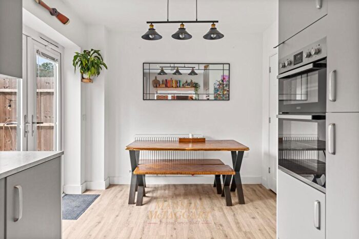 3 Bedroom Detached House For Sale In Lamin Way, Copthorne, RH10