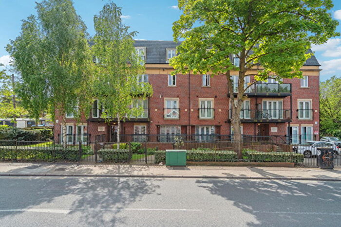 1 Bedroom Apartment For Sale In Gray Court, Marsh Road, Pinner, HA5